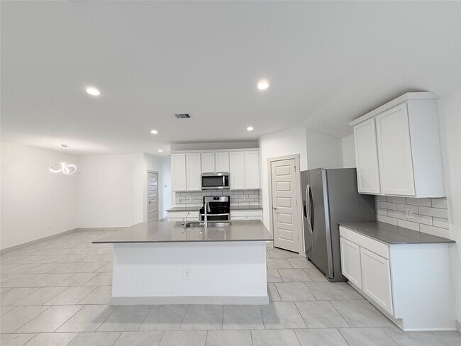 Building Photo - 28930 Yampa Mill Ln