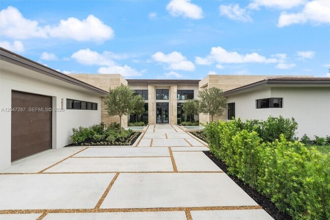 Building Photo - 14930 SW 16 Ct