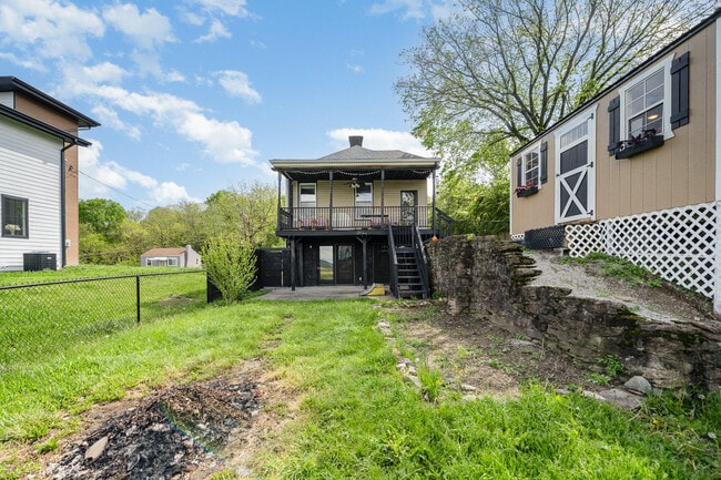 Building Photo - 226 Clifton Ave