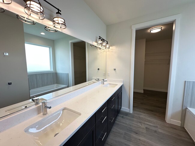 Building Photo - Cda Home Located In The Trails