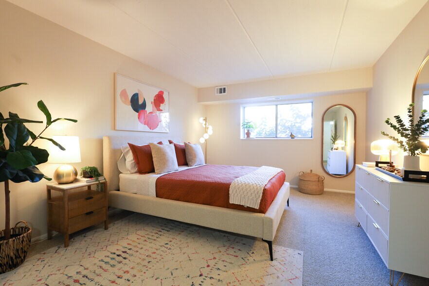 Building Photo - Radcliffe House