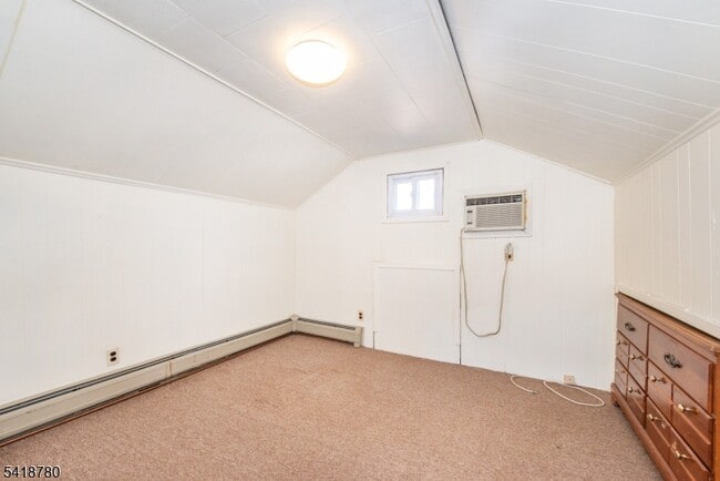 Building Photo - 18 Pulaski St