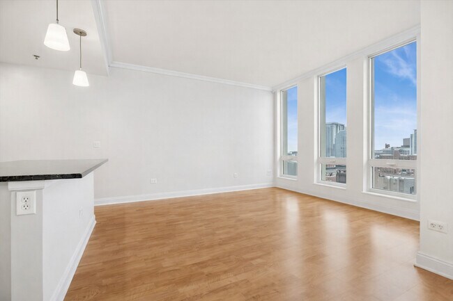 Building Photo - 1400 S Michigan Ave