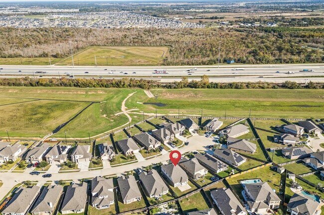 Building Photo - 31423 Elkcreek Bend Dr