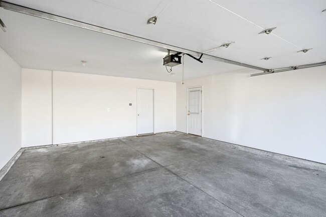 Building Photo - 1707-1709-1709 Juniper Dr