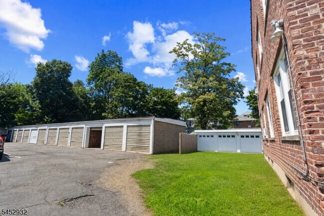 Building Photo - 60 Elmwood Ave