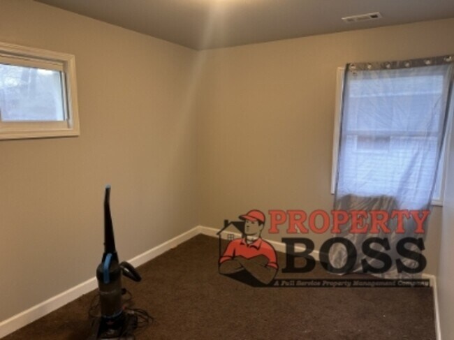 Building Photo - 2026 Roosevelt St