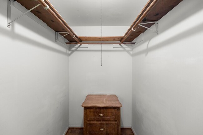 Building Photo - 9106 Sharpview Dr