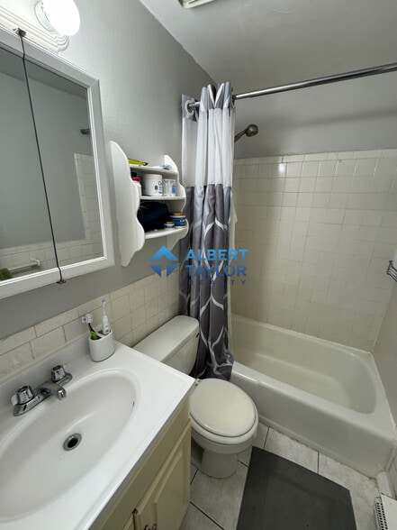 Building Photo - 36 Garden St