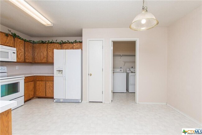 Building Photo - 3407 Solomon Dr