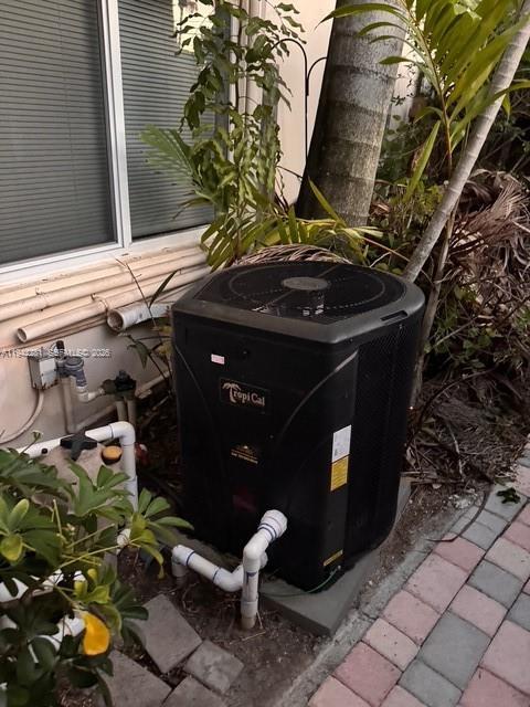 Building Photo - 2101 NE 25th St