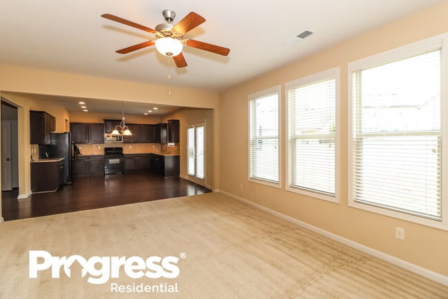 Building Photo - 831 Collingsworth Ln NE
