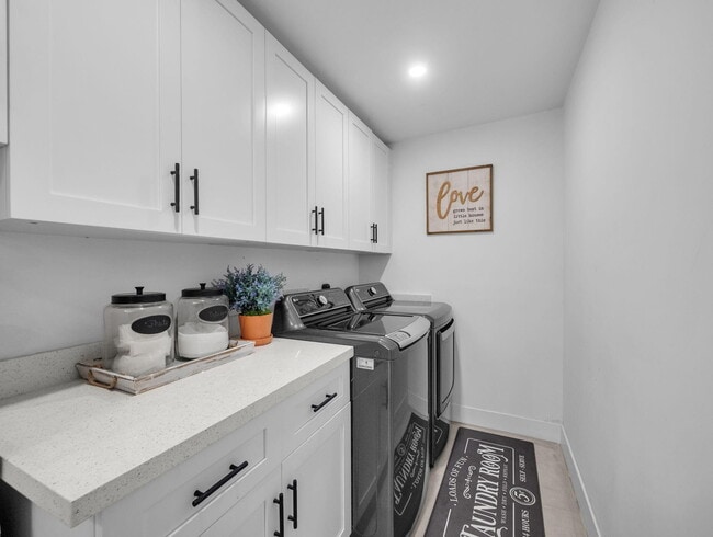 Building Photo - 520 NE 135th St