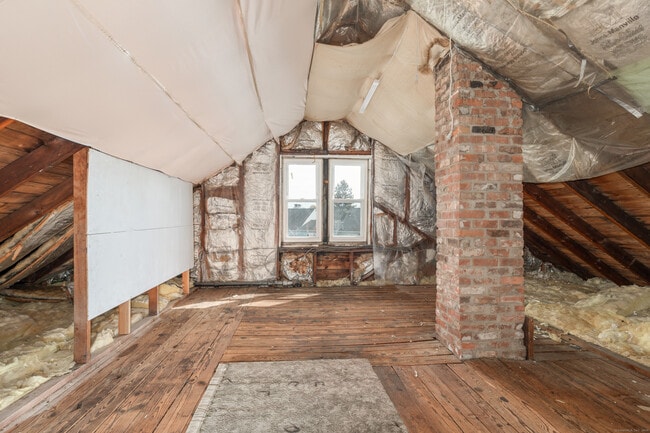 Building Photo - 46 Ivy St