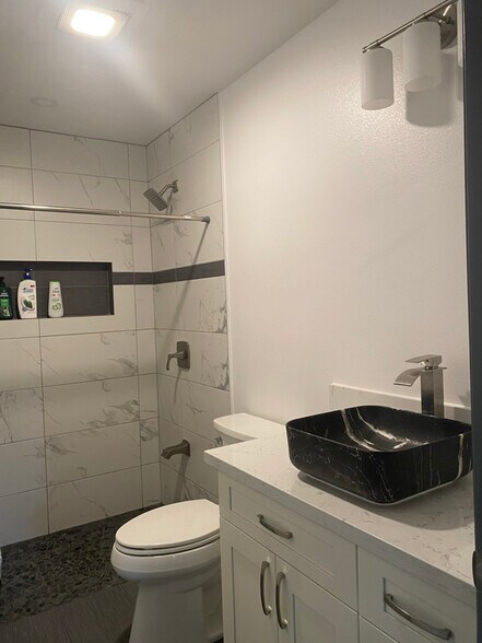 Building Photo - 87-205-205 Kahau St