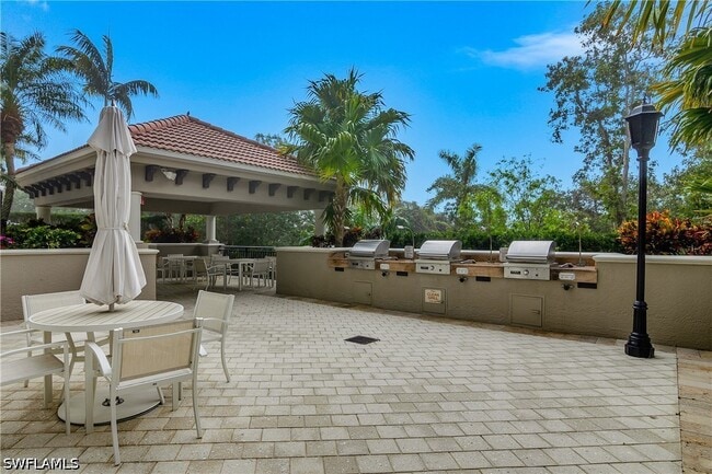 Building Photo - 7225 Pelican Bay Blvd