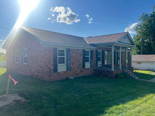 Building Photo - 4103 Happy Valley Rd