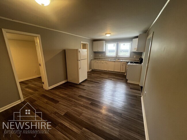 Building Photo - Recently Remodeled 3 Bedroom Home with Large Backyard and Covered Front Porch