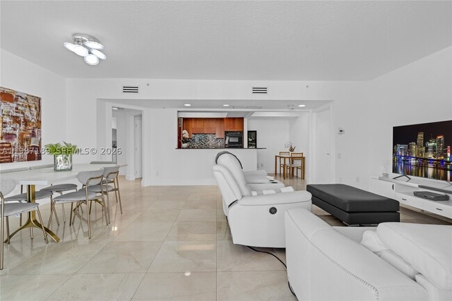 Building Photo - 1500 Ocean Dr