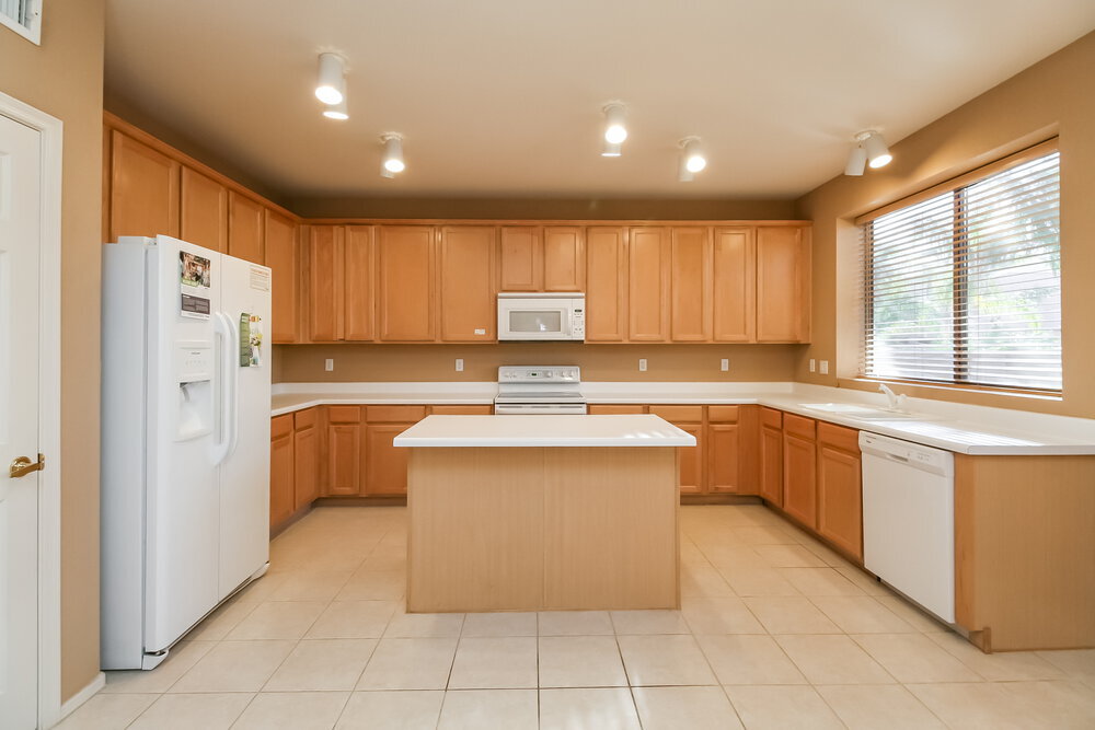 Building Photo - 9435 E Lompoc Ave