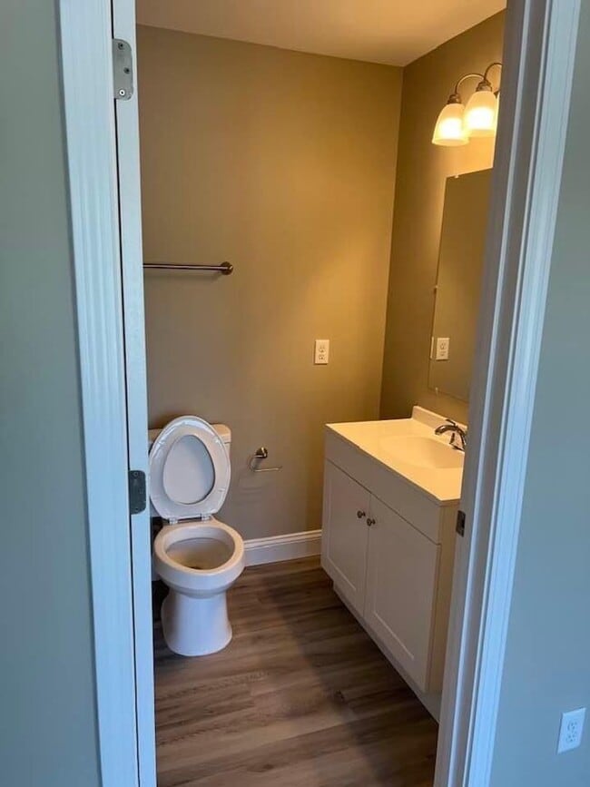 Building Photo - 313 Broad St