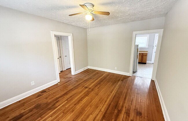 Building Photo - 415-419-423 Probasco Street