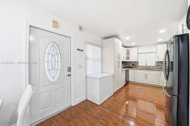 Building Photo - 2875 NW 9th Ct