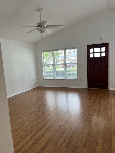 Living Room - 779 West Lyman Avenue