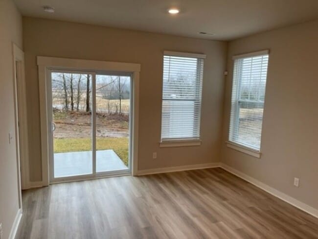 Building Photo - Stunning home in Spring Hill
