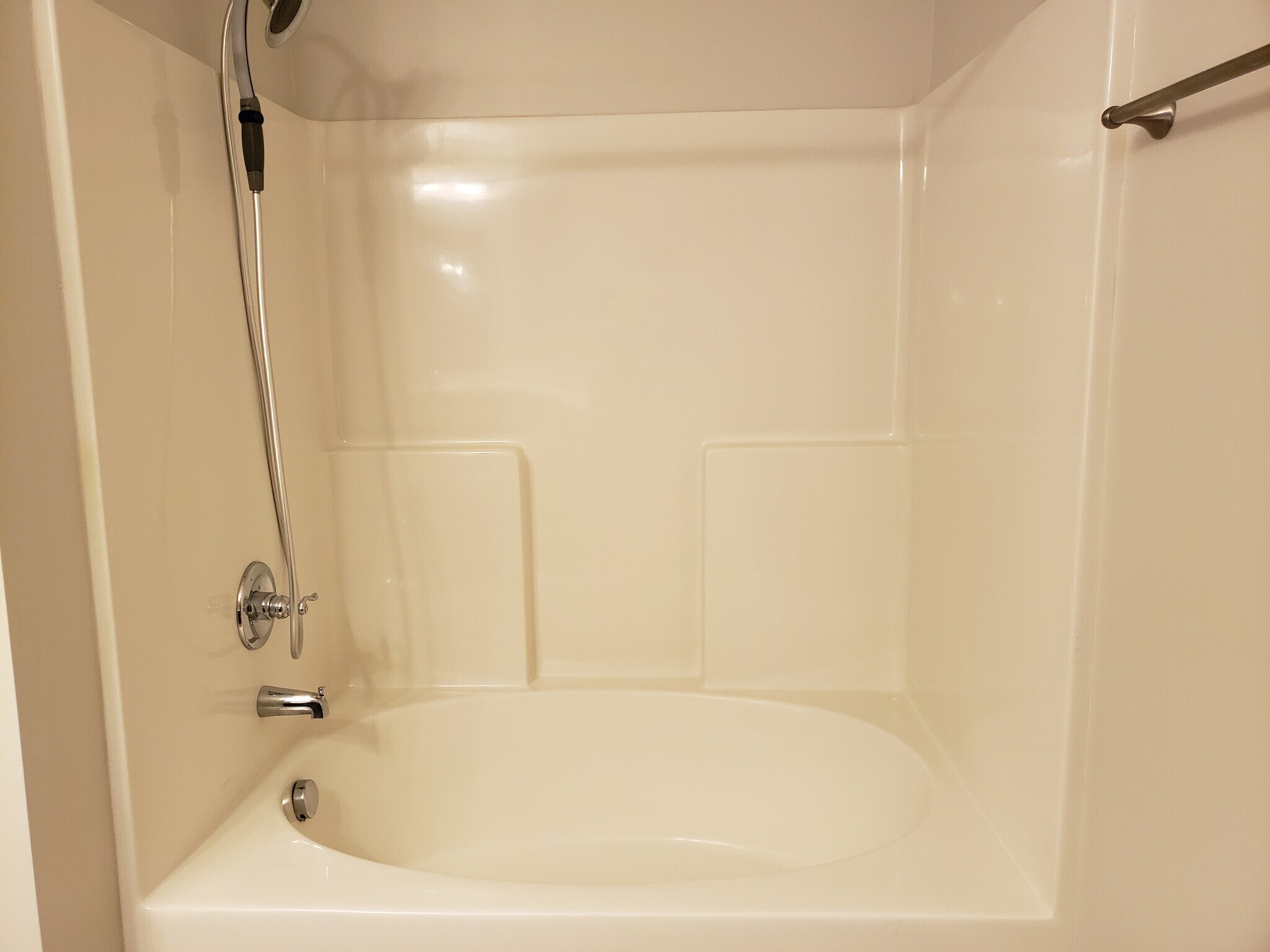 Building Photo - 8201 Lenox Creekside Dr