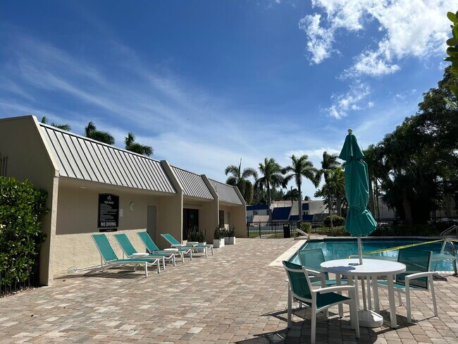 Building Photo - 26 Royal Palm Way