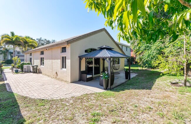 Building Photo - 5029 Heron Pl