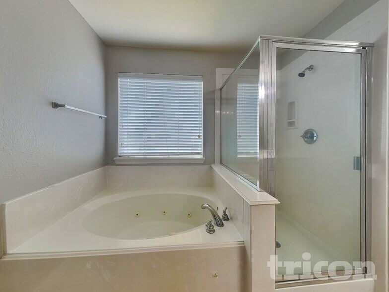 Building Photo - 19626 Beachy Ct