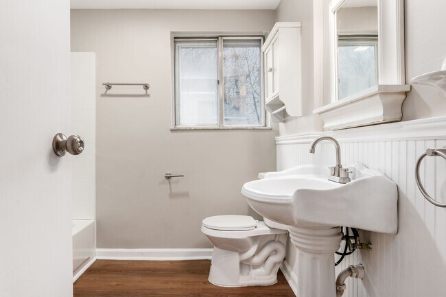 Building Photo - 2652 Landsburn Dr