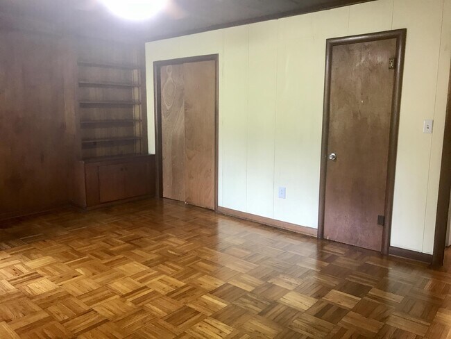 Building Photo - 412 N 34th St