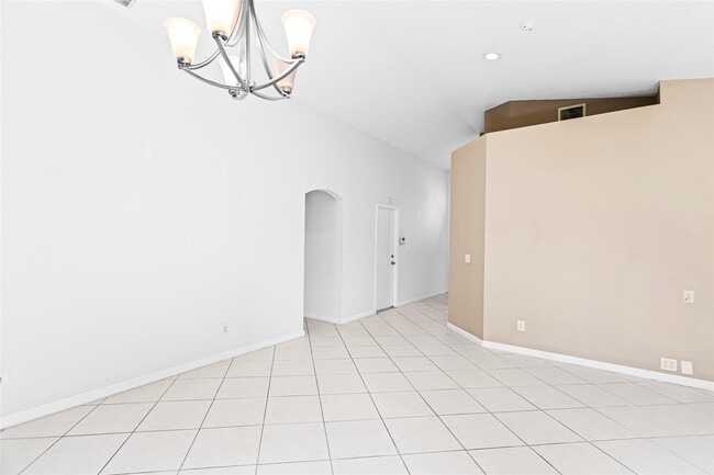 Building Photo - 15250 SW 49th Ct