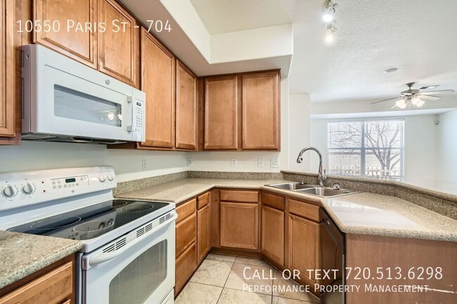 Building Photo - 10550 Paris St