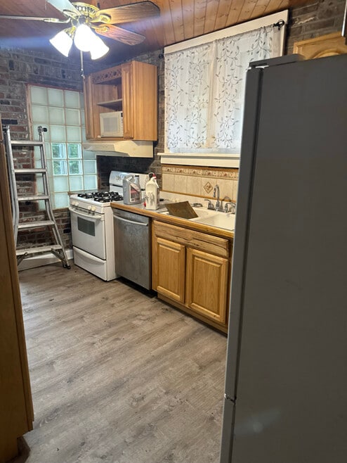 Building Photo - 2222 McCausland Ave