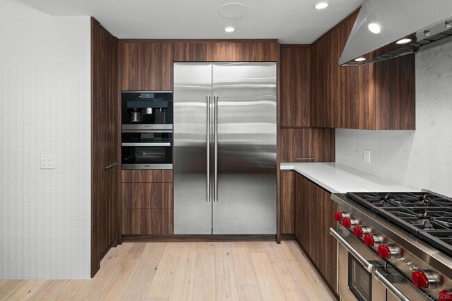Building Photo - 8471 El Paseo Grande