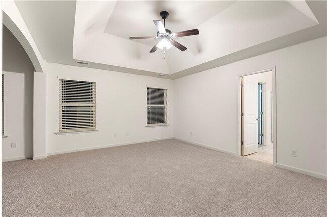 Building Photo - 613 Stonehurst Ln
