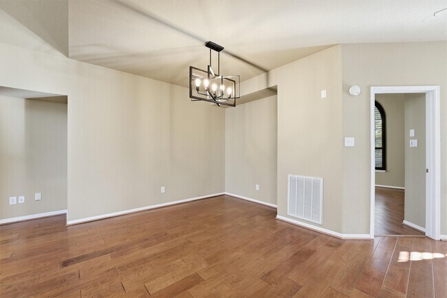 Building Photo - 56 Lakeridge Dr