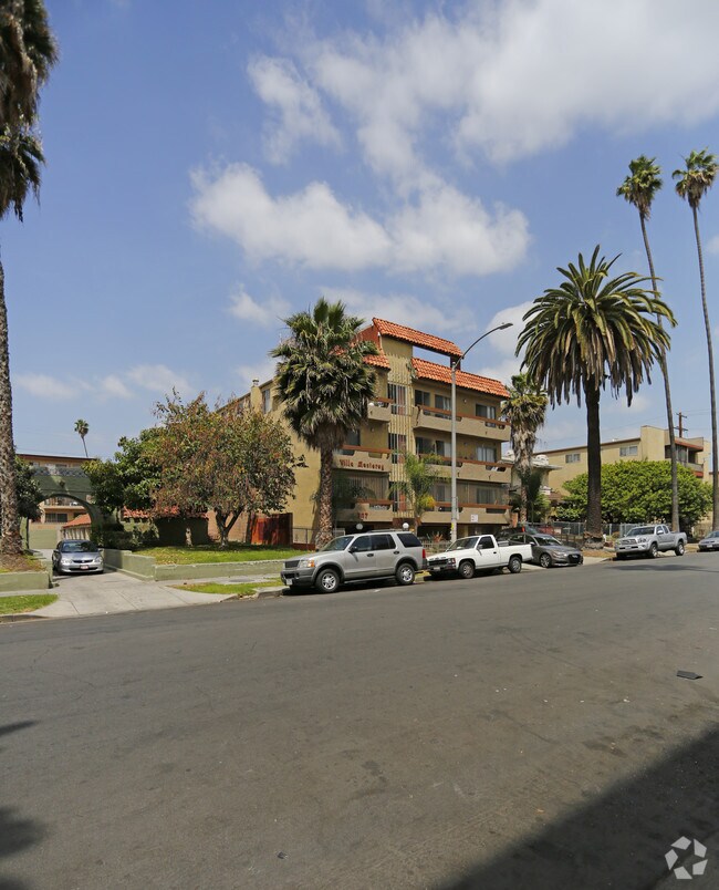 Primary Photo - Villa Monterey