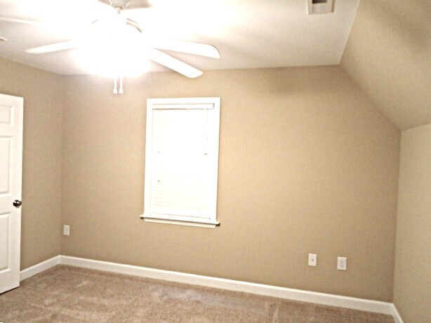 Building Photo - 3150 Glenshire Dr
