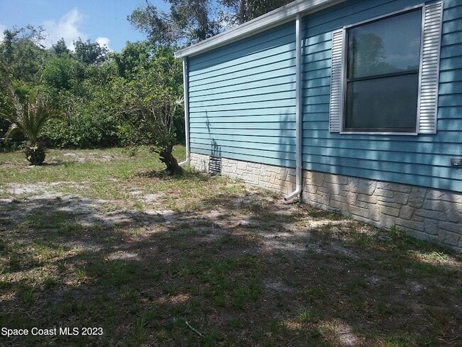 Building Photo - 1609 Ridge Dr