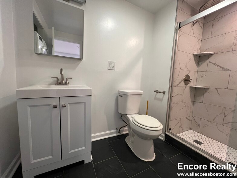 Building Photo - 55 Queensberry St