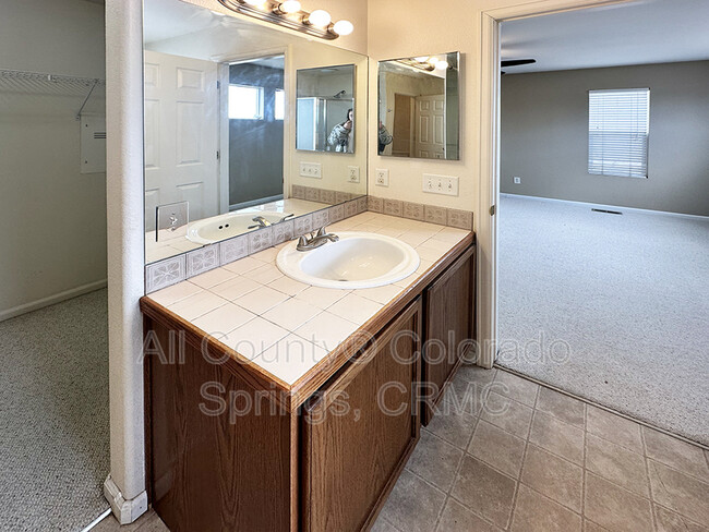 Building Photo - 2289 Gilpin Ave
