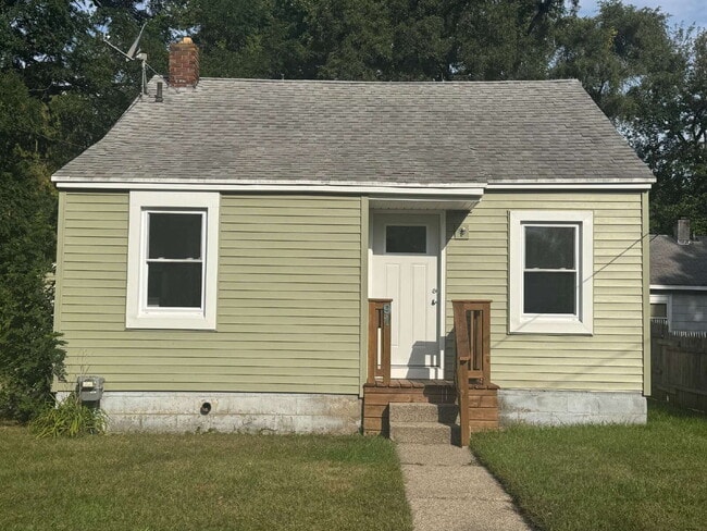 Primary Photo - Your New Chapter Begins in This Pontiac 2-...
