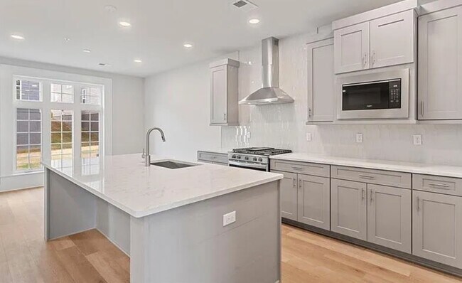 Building Photo - 405 Cranford Way