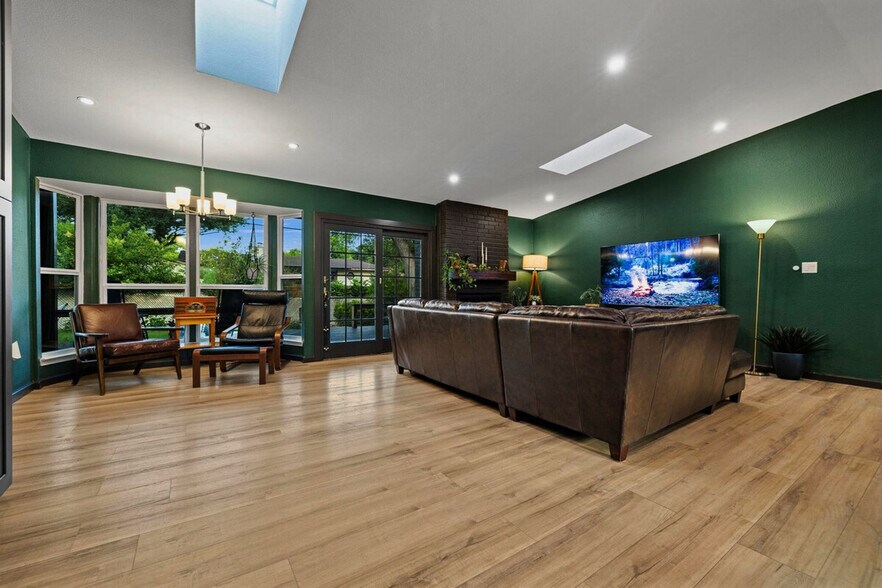 Building Photo - 4807 Carsonhill Dr