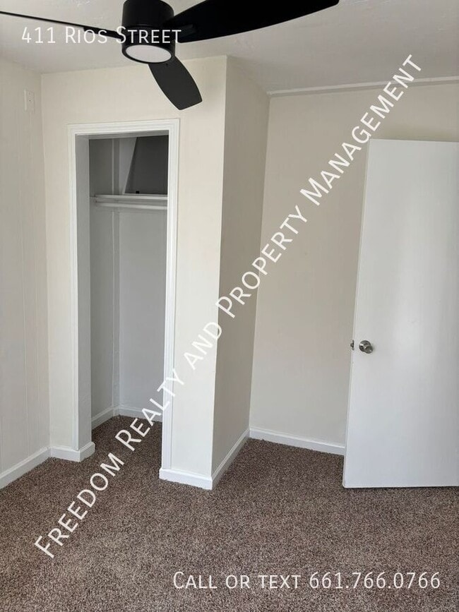 Building Photo - 411 Rios St